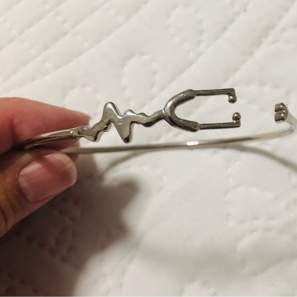 Stethoscope bracelet